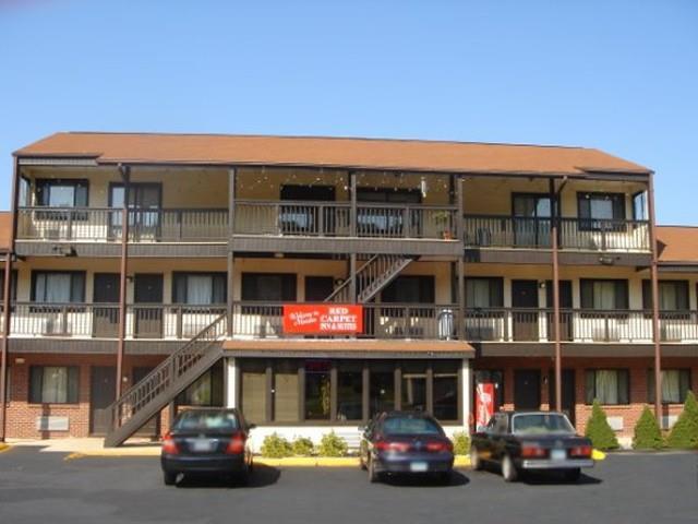 Colonial Inn And Suites Meriden Exterior photo